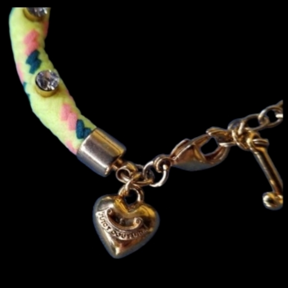 ✨Juicy Couture Clear Stone Fabric Charm Bracelet - NWOT✨ - Picture 2 of 3